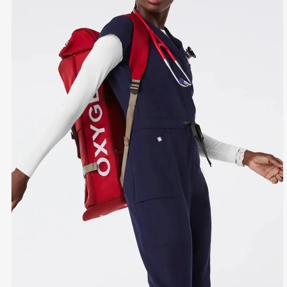 Figs Ultra Scrub limited edition  Navy Jane V-Neck
- Jogger ScrubjumpsuitT™ New - Picture 2 of 8